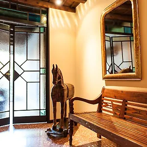 ** Couette-café Portico Rosso Italie